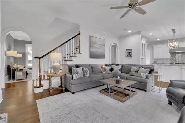 Atlanta, GA 30342,4084 Peachtree Dunwoody RD NE