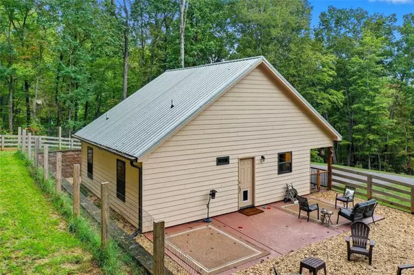 Talking Rock, GA 30175,415 Woods RD