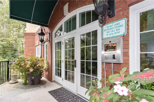 Atlanta, GA 30305,424 Lindbergh DR NE #208