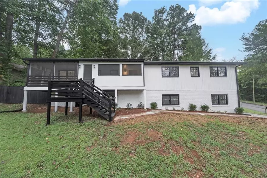 135 Golden Hills DR, Woodstock, GA 30189