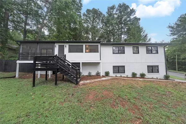 135 Golden Hills DR, Woodstock, GA 30189