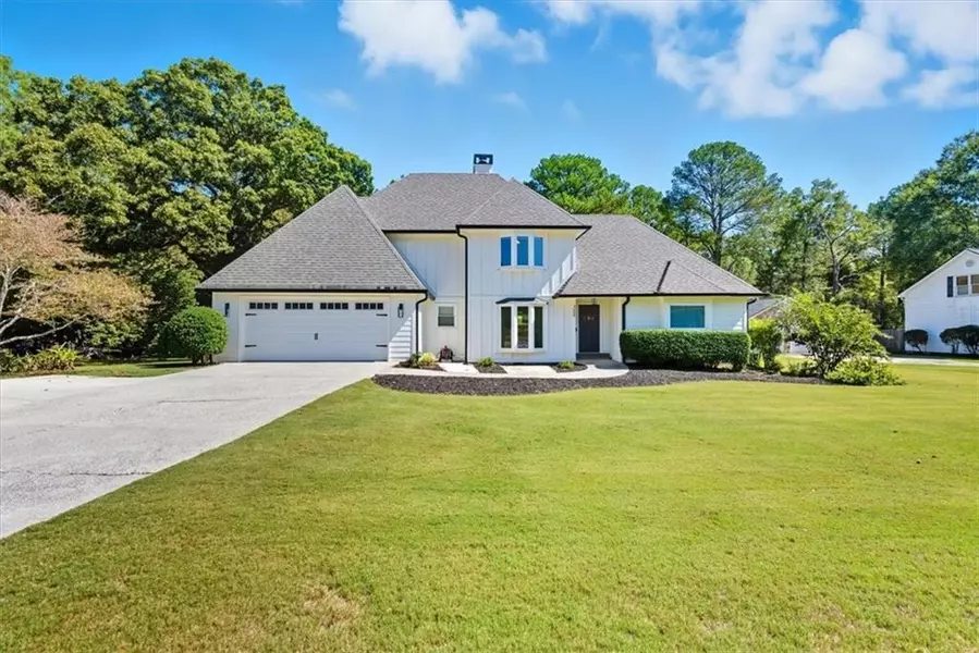 302 Briar Patch LN, Cartersville, GA 30120