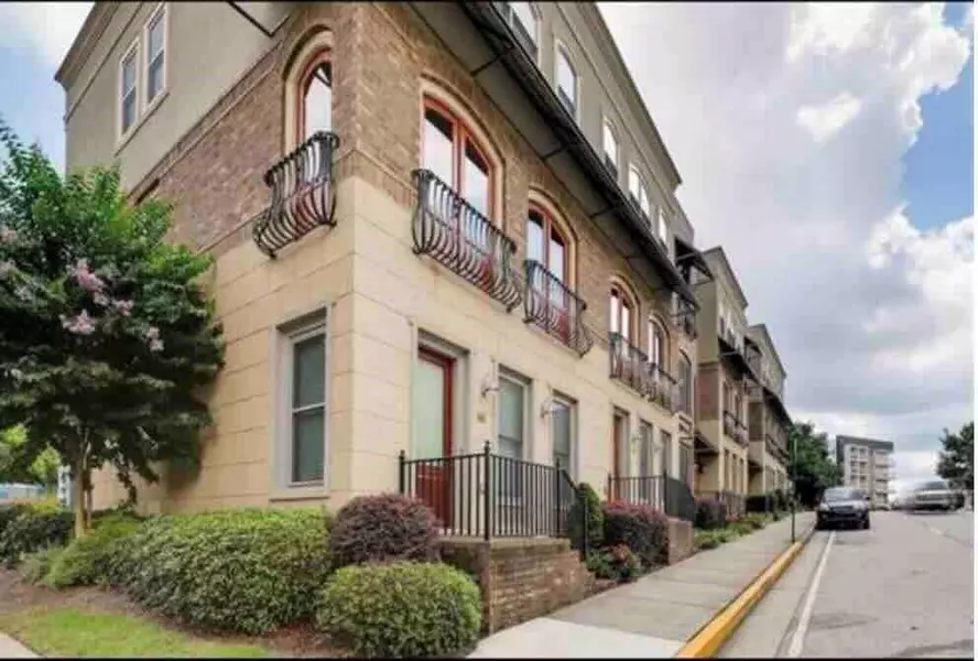 384 16th ST NW #1, Atlanta, GA 30363