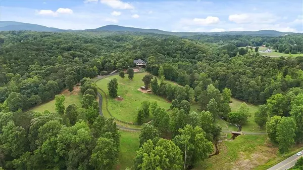 7945 Reinhardt College Pkwy, Waleska, GA 30183