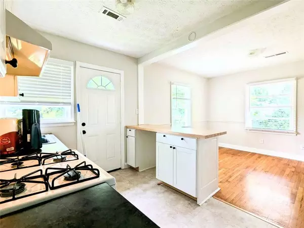 East Point, GA 30344,1954 W TAYLOR AVE