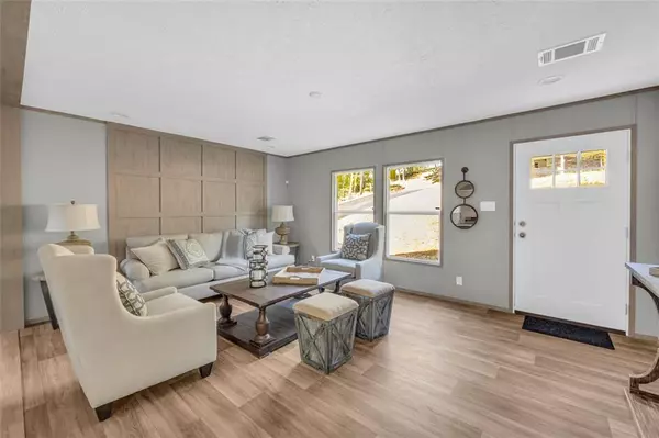 Ball Ground, GA 30107,946 Essic RD