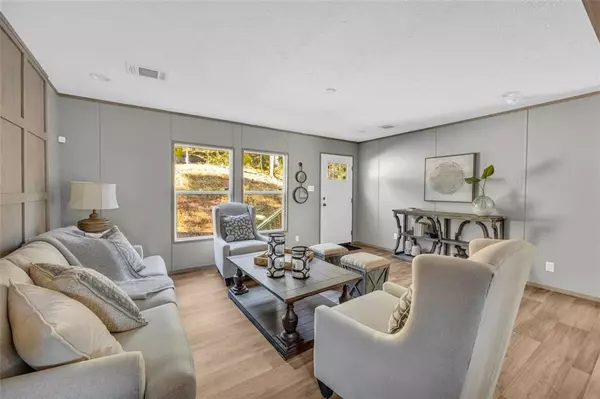 Ball Ground, GA 30107,946 Essic RD