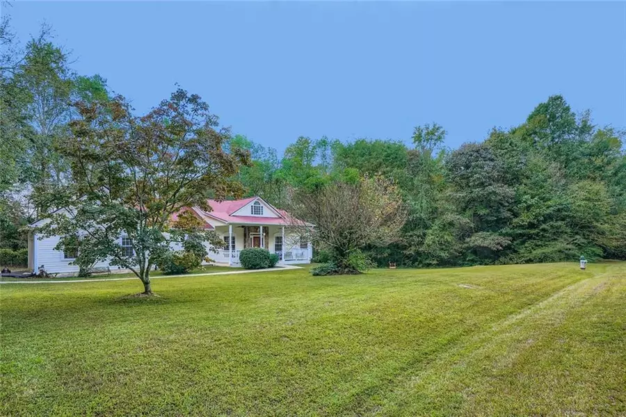 126 Summerhill DR, Hoschton, GA 30548