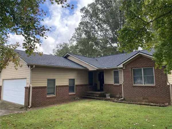 323 Lumpkin ST, Winder, GA 30680