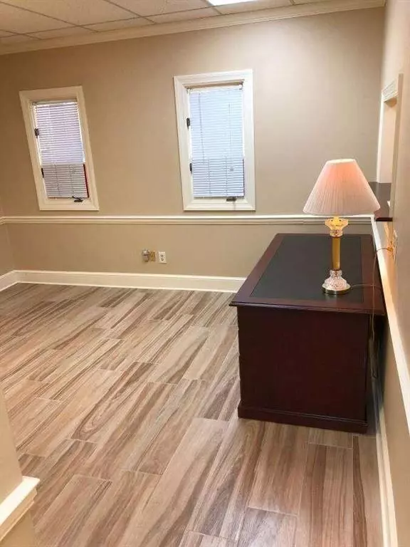 Roswell, GA 30075,200 Market PL #130