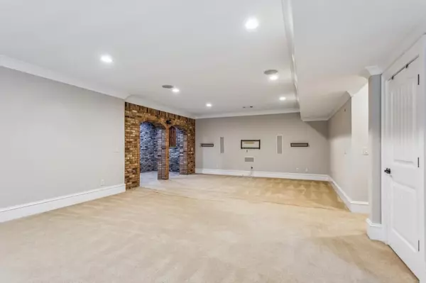 Brookhaven, GA 30319,1363 Sylvan CIR NE