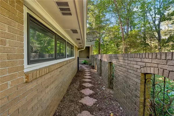 Mableton, GA 30126,221 Shady LN SW