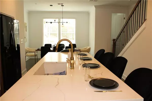 Sandy Springs, GA 30328,6641 Beacon DR