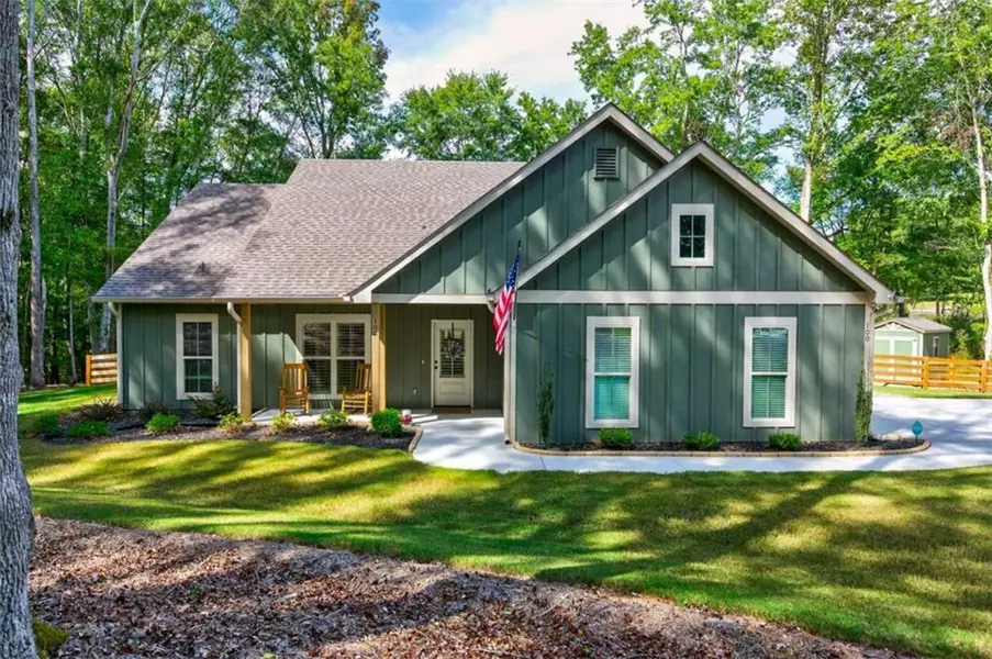 100 Rocky Branch DR, Murrayville, GA 30564