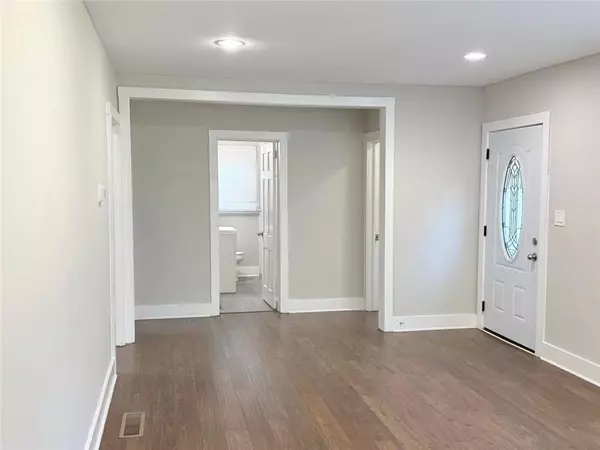 Atlanta, GA 30311,2025 Venetian DR SW