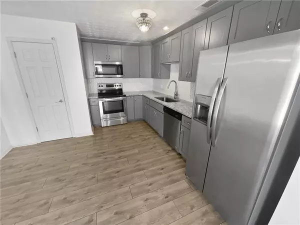 Norcross, GA 30093,5431 Village Green SQ #1018