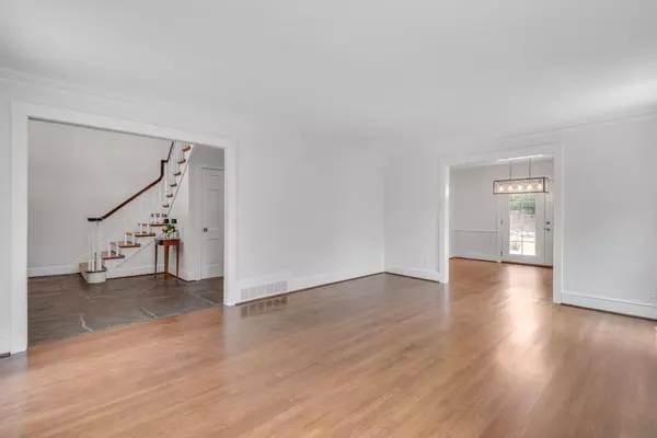 Decatur, GA 30033,2592 River Oak DR