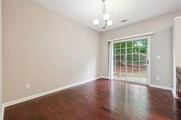 Alpharetta, GA 30022,9165 Nesbit Ferry RD ##9