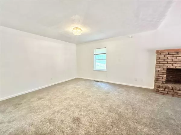 Douglasville, GA 30135,5968 Hilltop DR