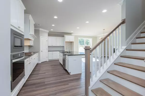 Flowery Branch, GA 30542,5649 Ernest WAY