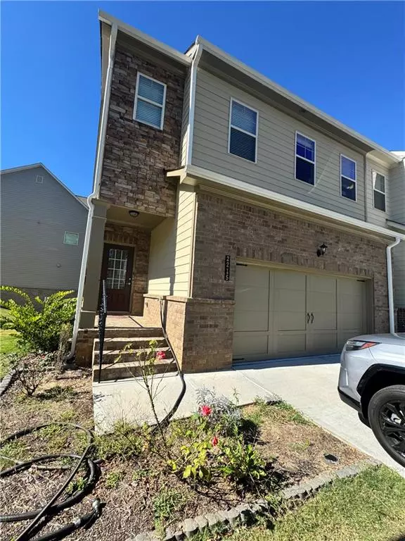 2215 Manor Pointe DR, Cumming, GA 30041