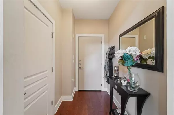 Atlanta, GA 30328,799 Hammond DR #402