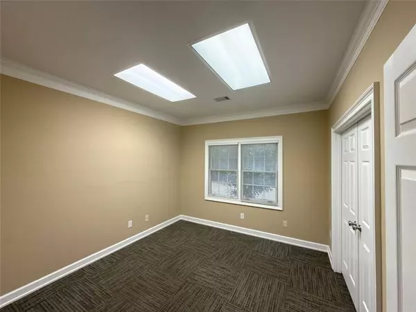 Roswell, GA 30076,500 SUN VALLEY DR #D1