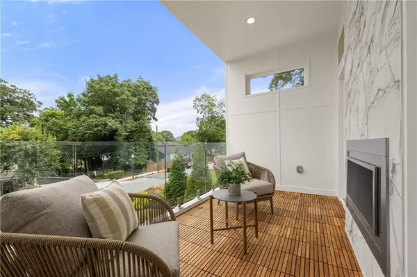 Atlanta, GA 30307,24 Hutchinson ST NE