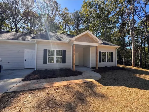 50 Hawks Ridge Ct, Cleveland, GA 30528