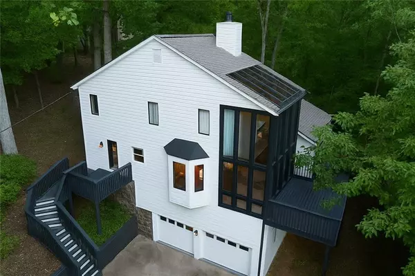 894 Lake Arrowhead DR, Waleska, GA 30183