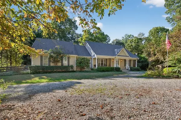 2896 Cowart RD, Dawsonville, GA 30534