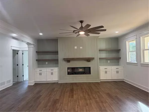 Waleska, GA 30183,1717 Darby Road