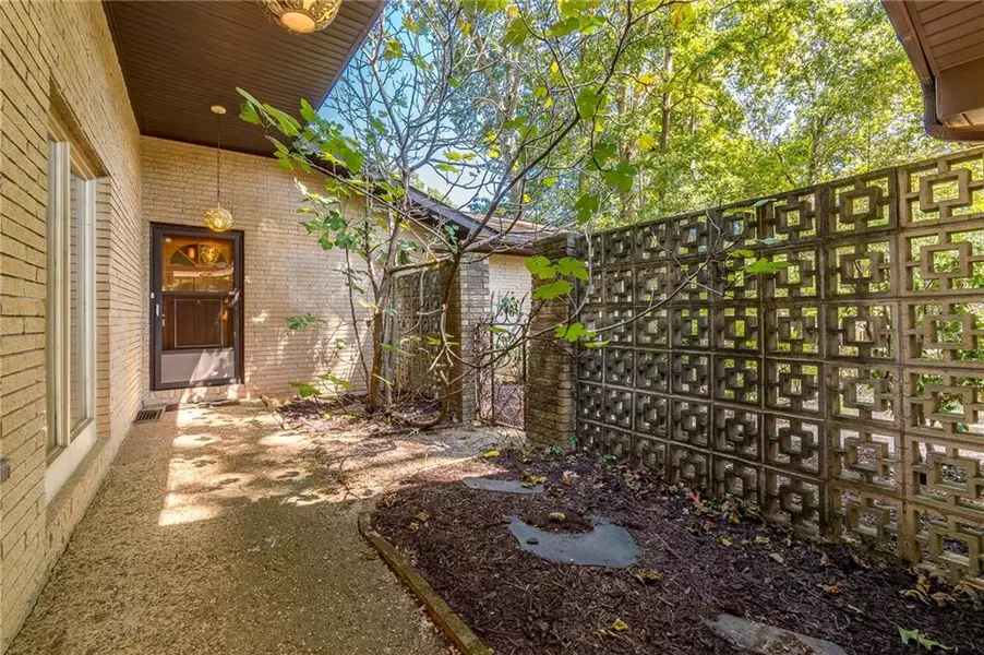 2700 Hawaii CT, Decatur, GA 30033