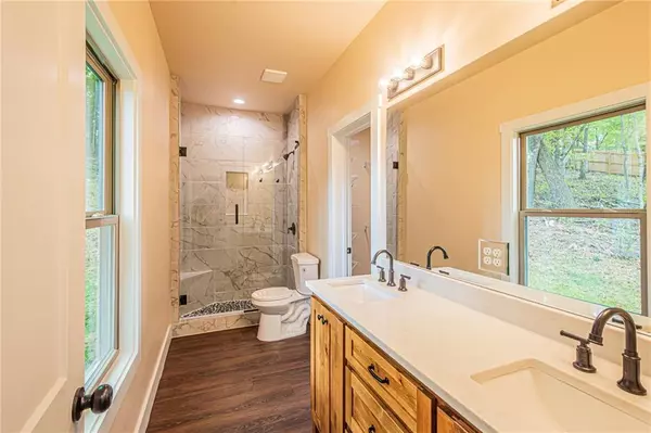 Dahlonega, GA 30533,380 Copper Mill RD
