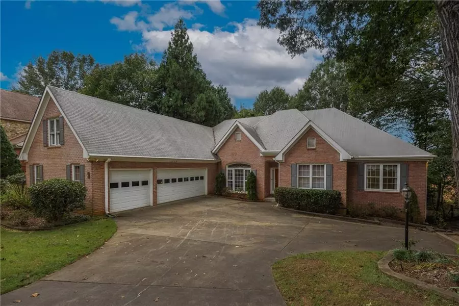 2372 Merrymount DR, Suwanee, GA 30024