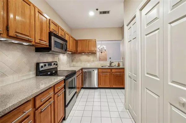 Atlanta, GA 30305,2499 Peachtree RD NE #406