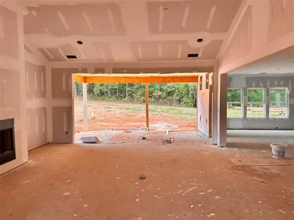 Carrollton, GA 30116,103 Red Oak LN