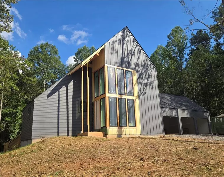 140 Cedarwood LN, Roswell, GA 30075
