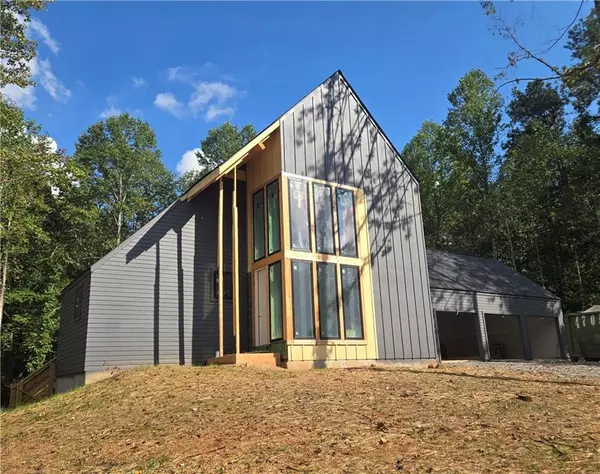 140 Cedarwood LN, Roswell, GA 30075