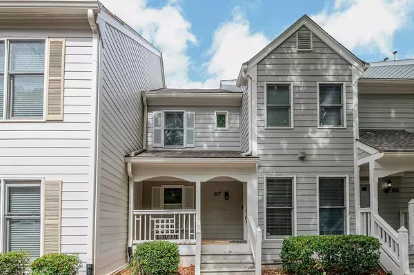 307 Hollyfax CIR, Atlanta, GA 30328