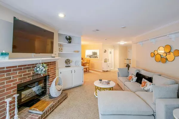 Atlanta, GA 30328,307 Hollyfax CIR