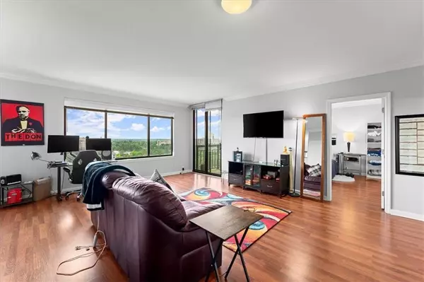 Atlanta, GA 30326,3481 Lakeside DR NE #2601