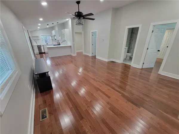 Stone Mountain, GA 30083,768 Fourth ST