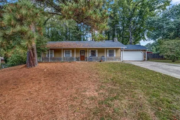 621 Blue Flag LN, Fairburn, GA 30213