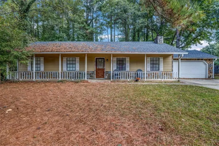 621 Blue Flag LN, Fairburn, GA 30213