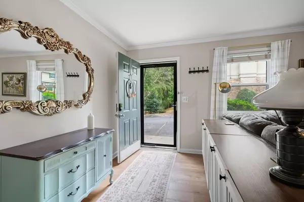 Atlanta, GA 30328,6900 Roswell RD #G1