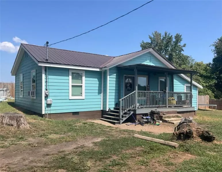 8 Jones ST, Gainesville, GA 30501