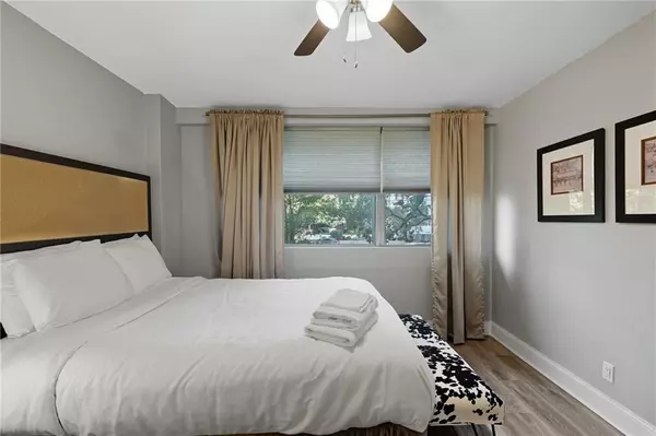 Atlanta, GA 30319,3645 Peachtree RD NE #204