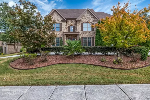 2372 Walkers Glen LN, Buford, GA 30519
