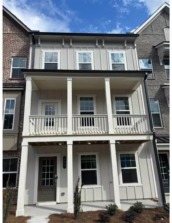 811 Atkins LN, Woodstock, GA 30188